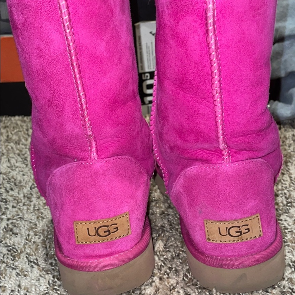 UGGS